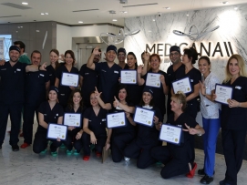 İstanbul’da verdiği ileri düzey genital estetik hands on eğitiminden bir kare.